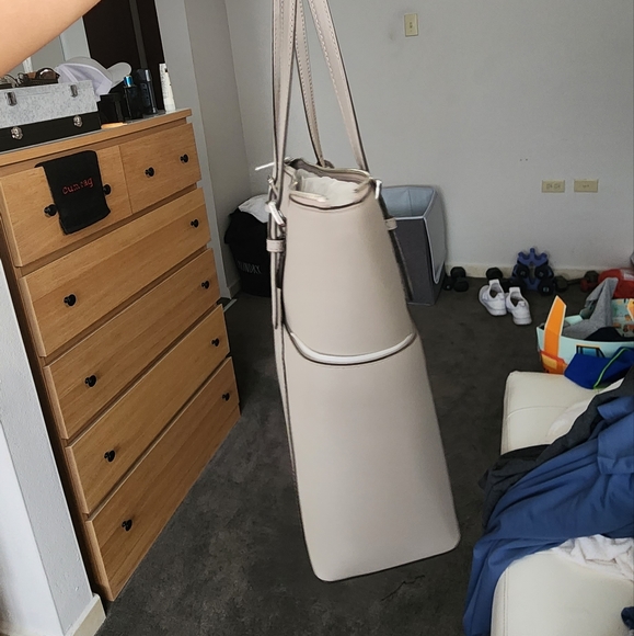 MICHAEL KORS JET SET TOTE IN GRAY - Picture 3 of 12